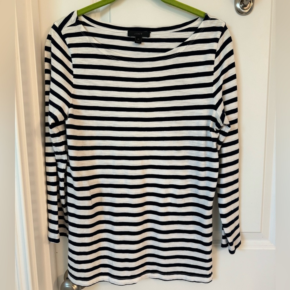 Jcrew Knit Boatneck Top 3/4 sleeve. Size XS but Oversized